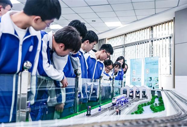 助力科学教育 培育时代新人——新华文轩多措并举助推“科教兴国”战略实施